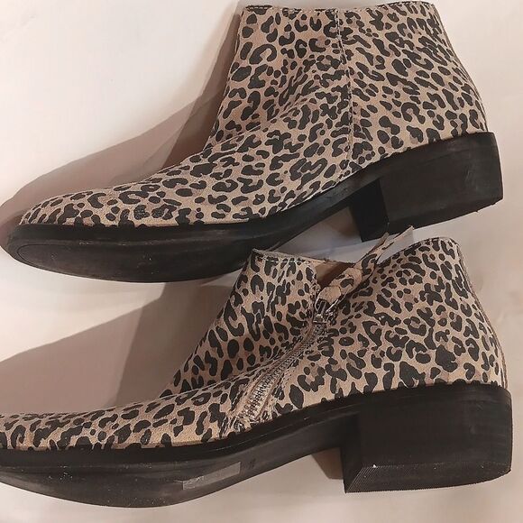 Dolce Vita Leopard Print Ankle Boots. Animal Print, Ankle Boots - Picture 9 of 13